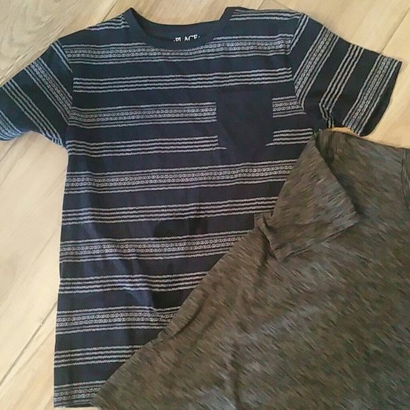 2 short sleeve T shirt bundle - Picture 3 of 3